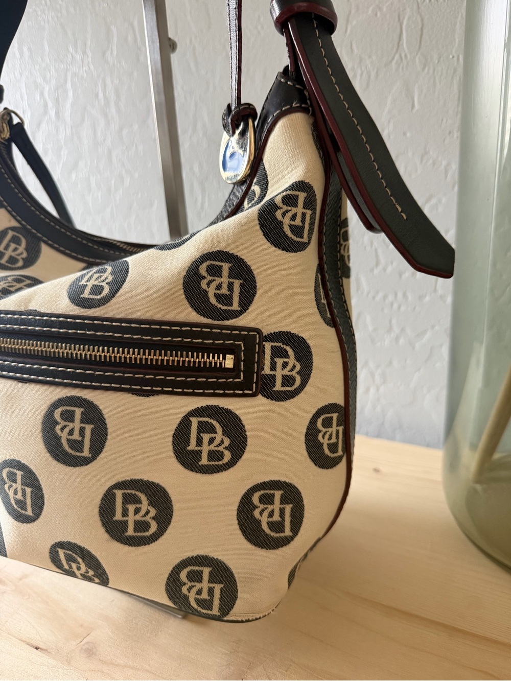 Dooney & Bourke vintage Y2K monogram canvas hobo shoulder bag - Picture 3 of 12